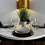Moderne In Ideal Fuer Familien Und Monteure Bis 6 Personen Lejlighed