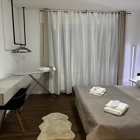 Moderne In Ideal Fuer Familien Und Monteure Bis 6 Personen