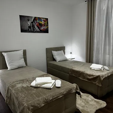 Moderne In Ideal Fuer Familien Und Monteure Bis 6 Personen Daire