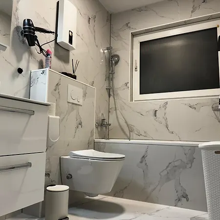 Apartmán Moderne In Ideal Fuer Familien Und Monteure Bis 6 Personen *