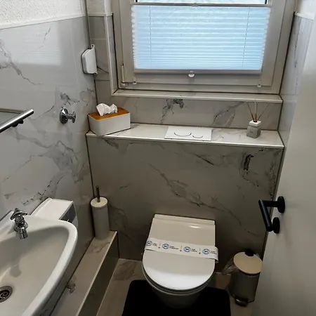 Moderne In Ideal Fuer Familien Und Monteure Bis 6 Personen Daire *