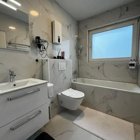 Moderne In Ideal Fuer Familien Und Monteure Bis 6 Personen *