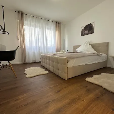 Moderne In Ideal Fuer Familien Und Monteure Bis 6 Personen *