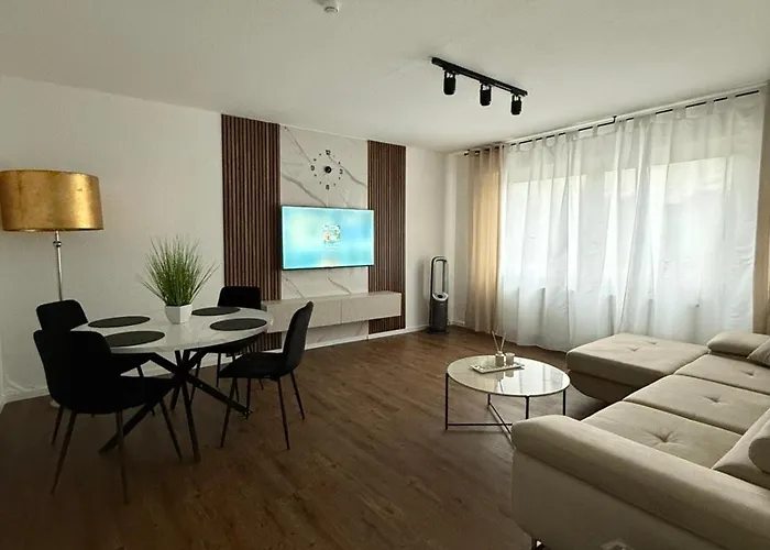 Moderne In Ideal Fuer Familien Und Monteure Bis 6 Personen 公寓 马尔