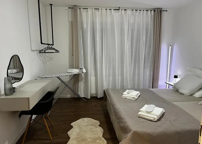 Moderne In Ideal Fuer Familien Und Monteure Bis 6 Personen