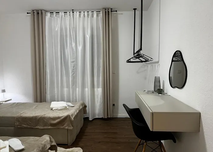 公寓 Moderne In Ideal Fuer Familien Und Monteure Bis 6 Personen 马尔