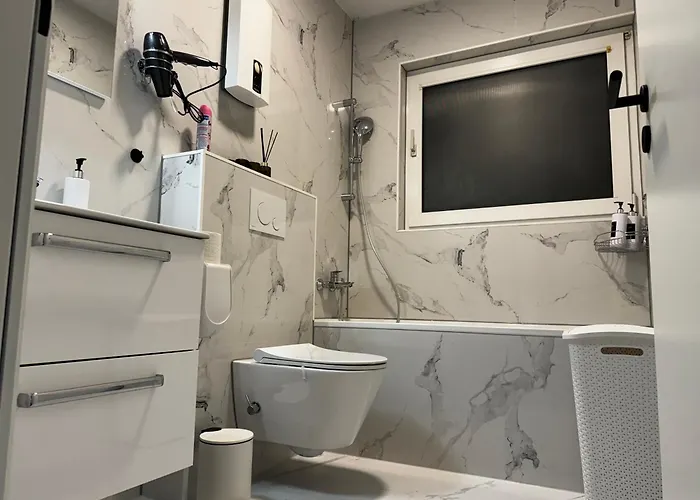 公寓 Moderne In Ideal Fuer Familien Und Monteure Bis 6 Personen *