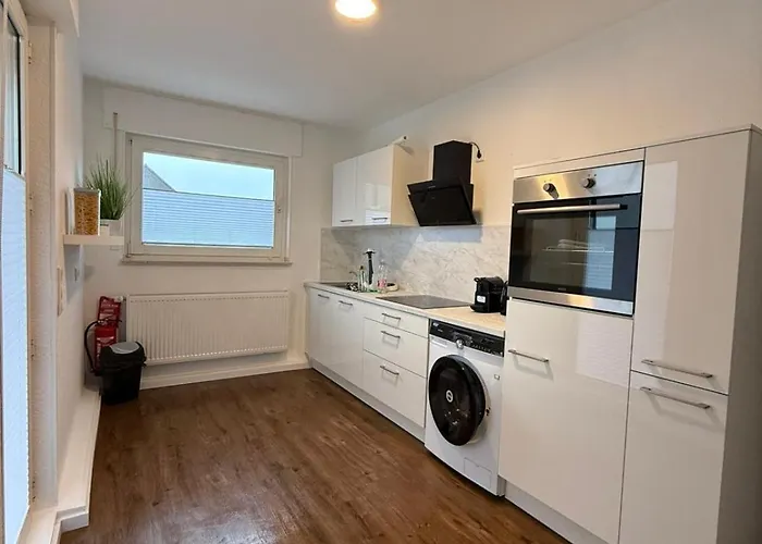 Moderne In Ideal Fuer Familien Und Monteure Bis 6 Personen 马尔