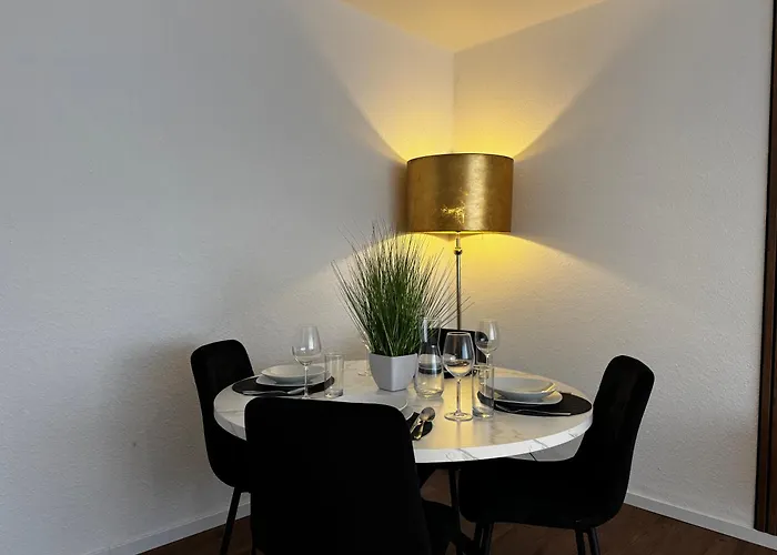 Moderne In Ideal Fuer Familien Und Monteure Bis 6 Personen 公寓 马尔