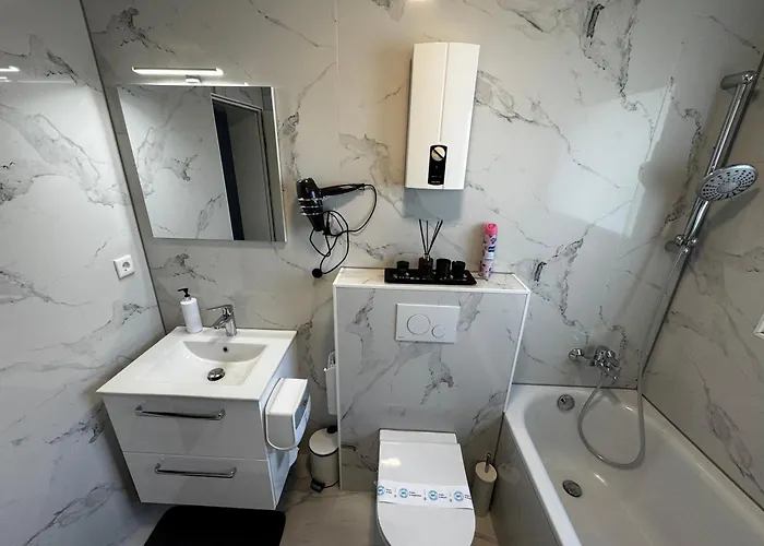 Moderne In Ideal Fuer Familien Und Monteure Bis 6 Personen